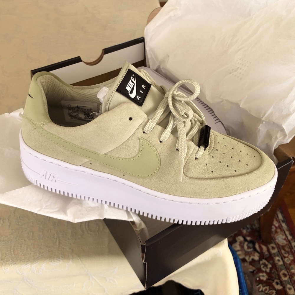 Nike sage low womens